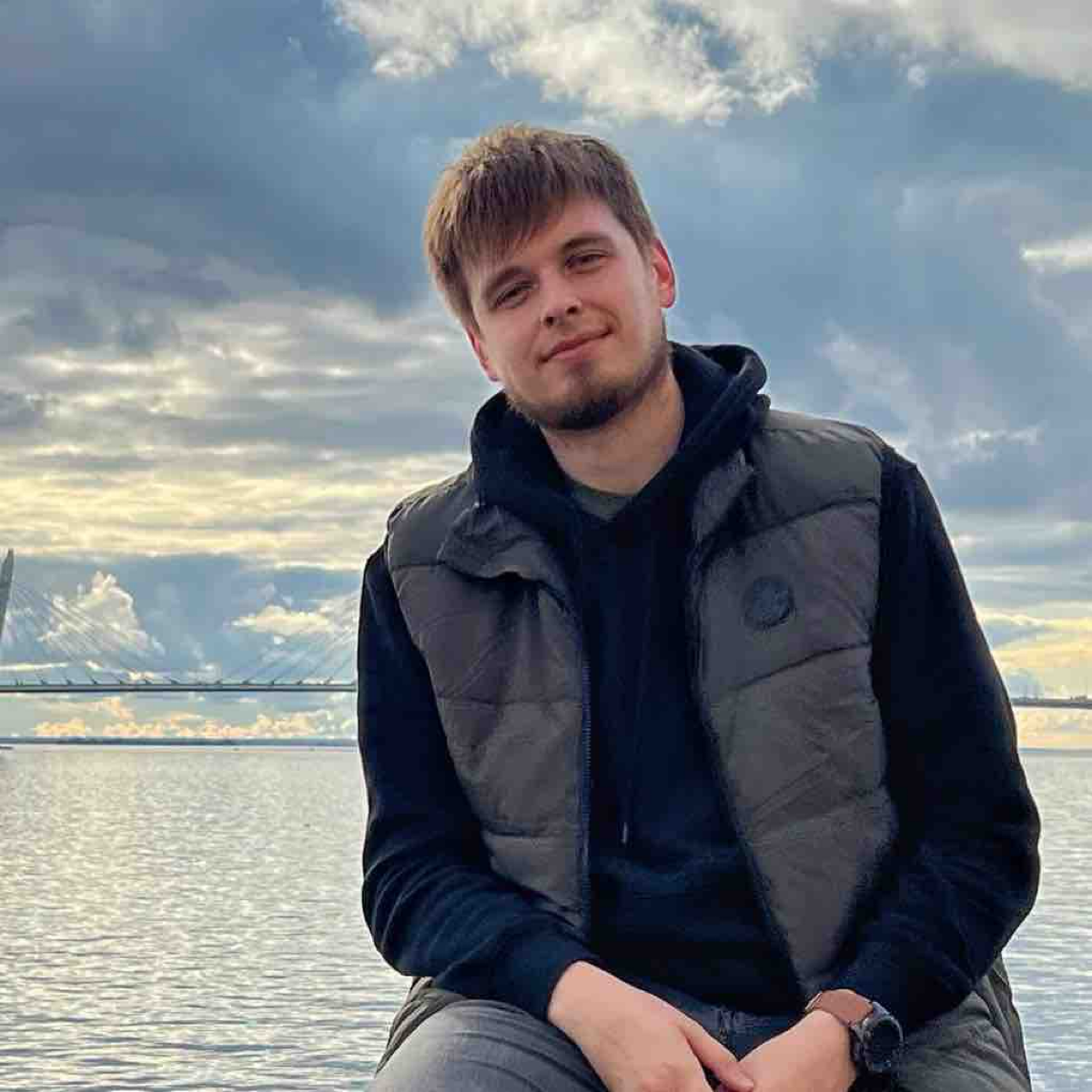 Denis Gribenyuk | Сетка — социальная сеть от hh.ru