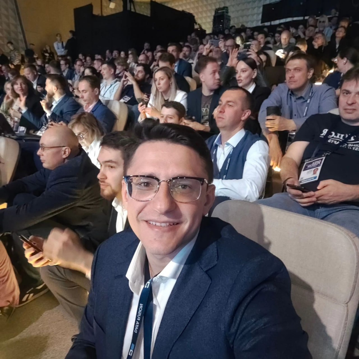 Data Fusion 2024 | Сетка — социальная сеть от hh.ru