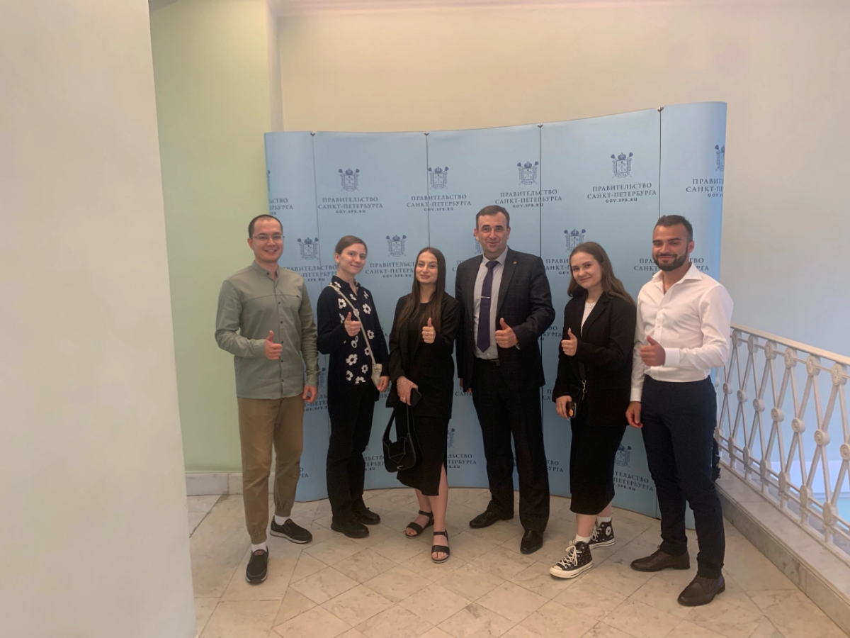 ✅Сходить в Администрацию Губернатора
✅ Встретиться с Нач.отдела оценки и развития персонала
✅ Дать обратную связь и предложить инструменты улучшения маркетинга госслужбы
Пятница - лучший день недели! | Сетка — социальная сеть от hh.ru