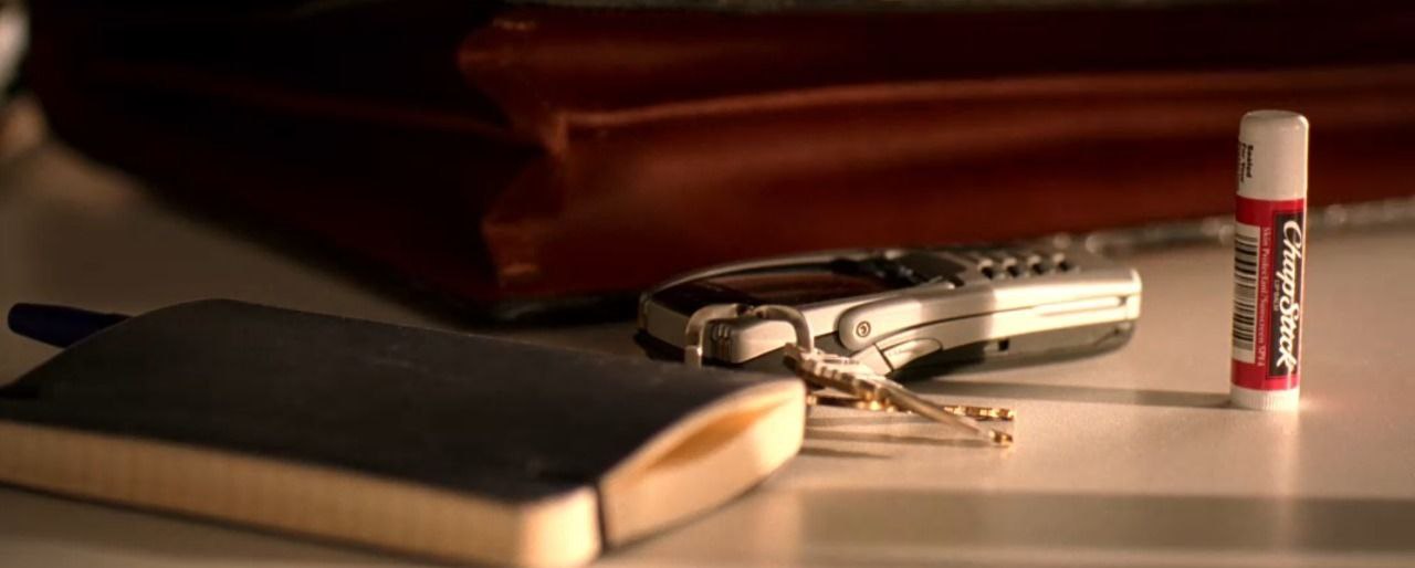 Снова на очереди дизайн нулевых, и это фильм "Дьявол носит Прада" 2006 года.
Признаюсь честно, он мне не нравится, и я не понимаю общих восторгов про него | Сетка — социальная сеть от hh.ru