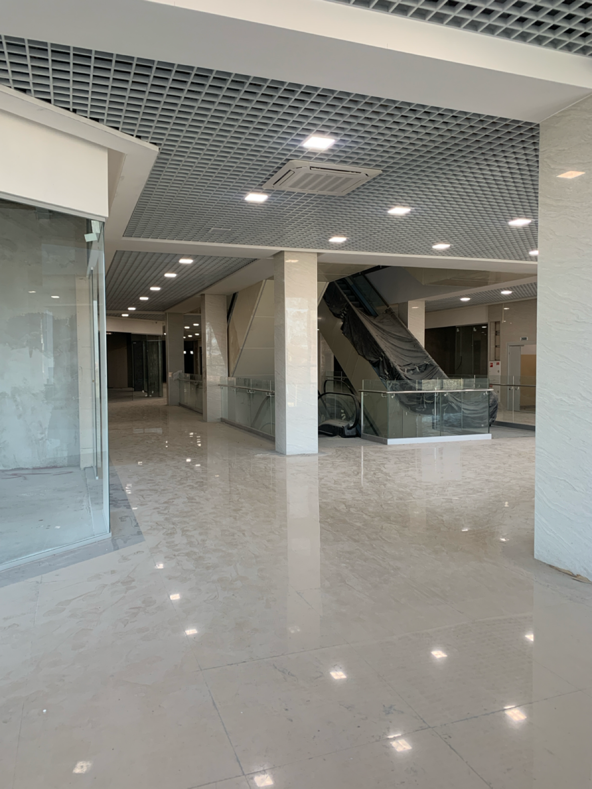 🔆ТРЦ "Солнце Молл" Иркутск, ул.Байкальская, 265в.
Приглашаем федеральных арендаторов.
Площади: от 30м2 до 200м2.
Более крупные площади обсуждаемы | Сетка — социальная сеть от hh.ru