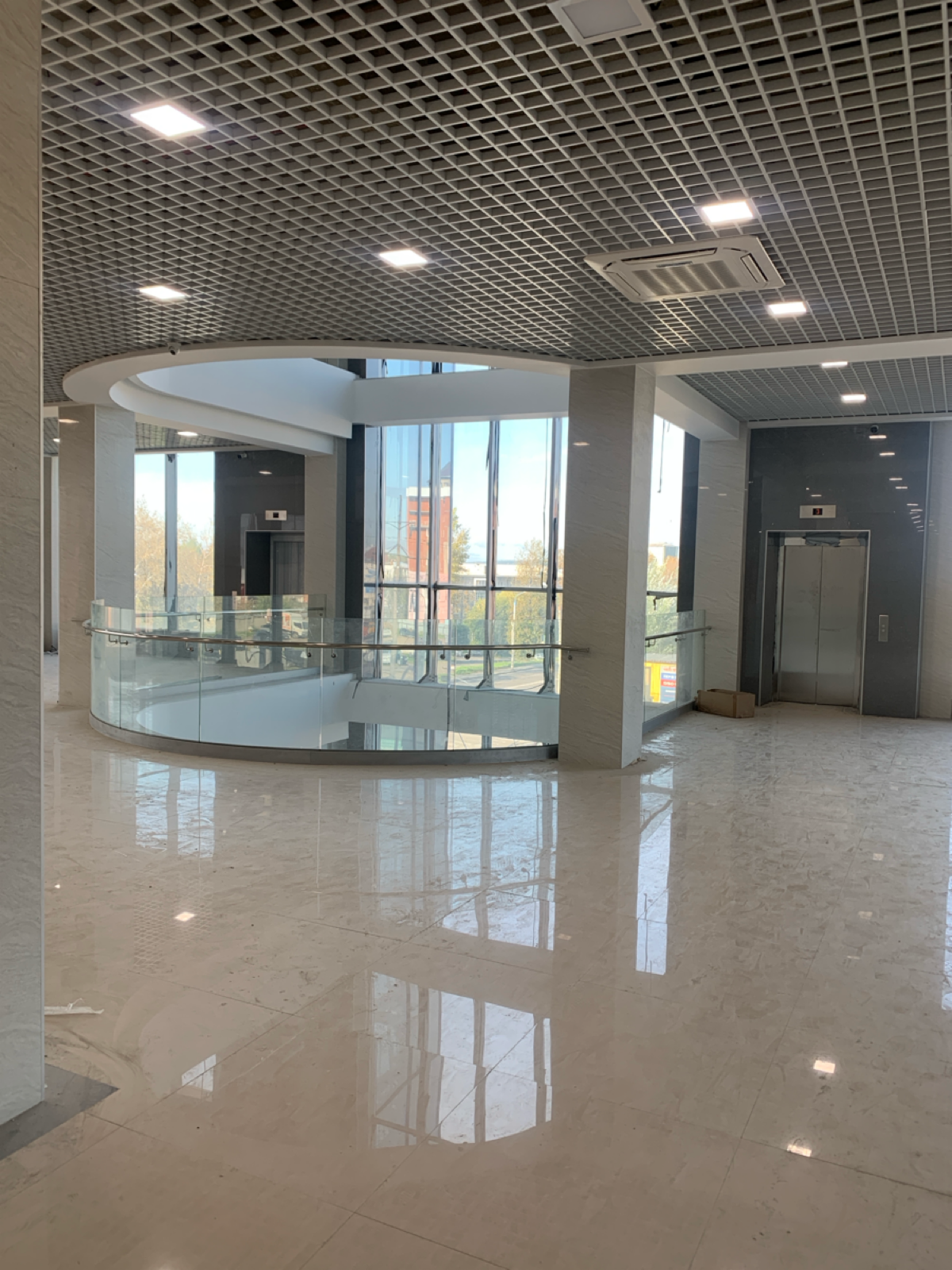 🔆ТРЦ "Солнце Молл" Иркутск, ул.Байкальская, 265в.
Приглашаем федеральных арендаторов.
Площади: от 30м2 до 200м2.
Более крупные площади обсуждаемы | Сетка — социальная сеть от hh.ru