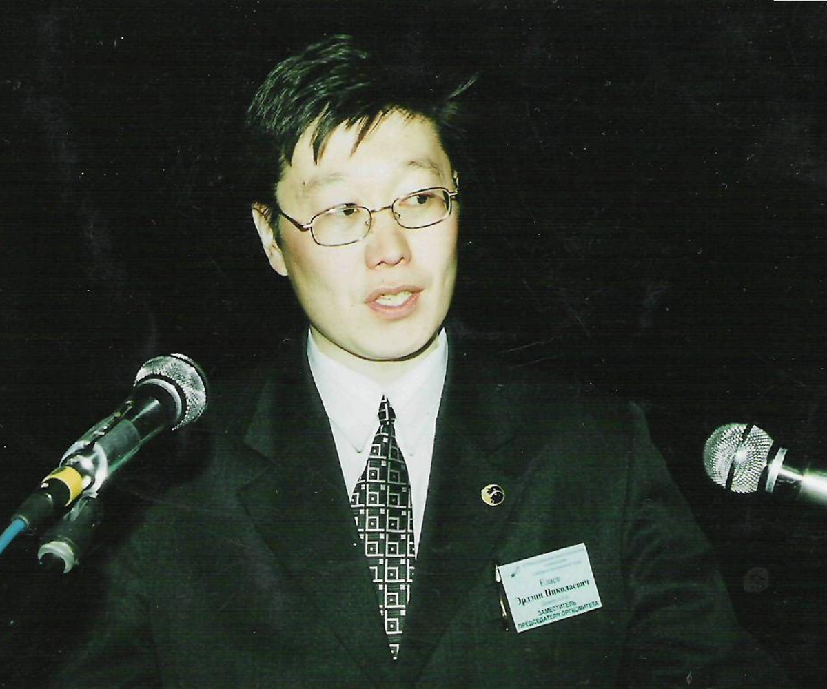 Эрдэни Елаев