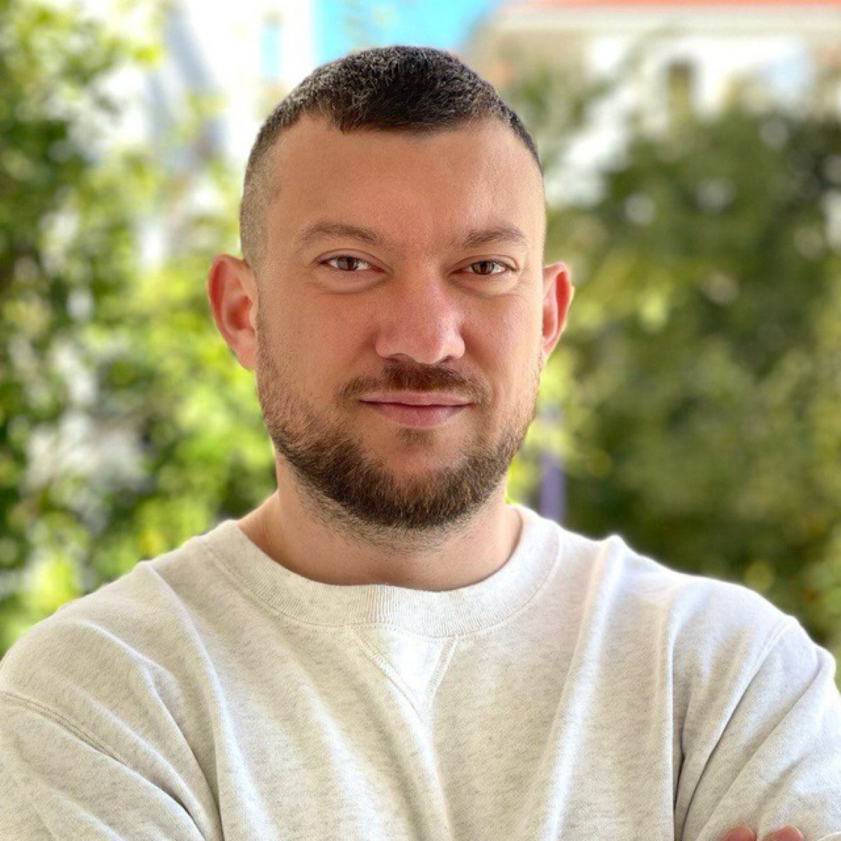 Пост-знакомство!
Привет!
Меня зовут Андрей Литвиненко и я CTO в компании KMA.BIZ | Сетка — социальная сеть от hh.ru