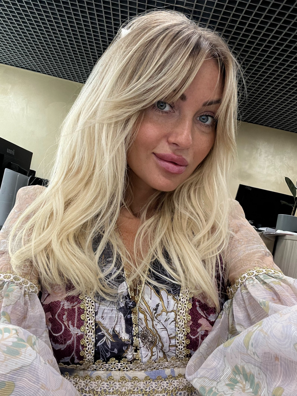 Всем добрейшее утречко😍
Работаю в сфере HR уже 10 лет)
Отлично знаю миграционное законодательство.
Имею награды😎
Вдруг кто в поиске такого специалиста, как я) Буду рада рассмотреть все варианты) | Сетка — социальная сеть от hh.ru