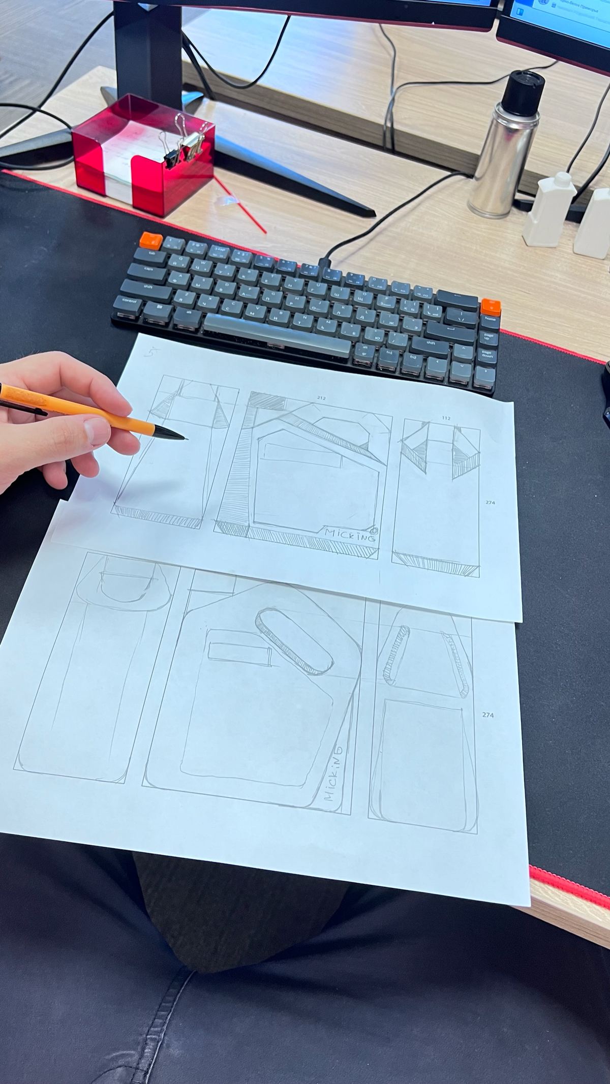 Среди эскизов в финал вошли эти два варианта ) теперь начинаем делать чертеж 😅
#3dsmax #чертеж #эскиз | Сетка — социальная сеть от hh.ru