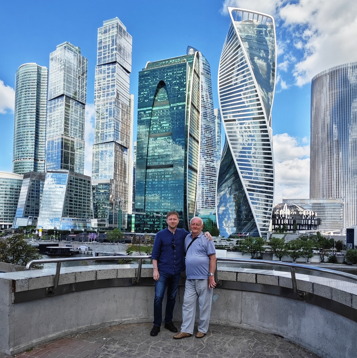 Долгие лета родителям 🙏🏻
Мои родители, родившиеся в 1946 году, как и многие пенсионеры не уезжают из Белгорода, несмотря на объективную ежедневную ракетную опасность и риск прилётов беспилотников | Сетка — социальная сеть от hh.ru