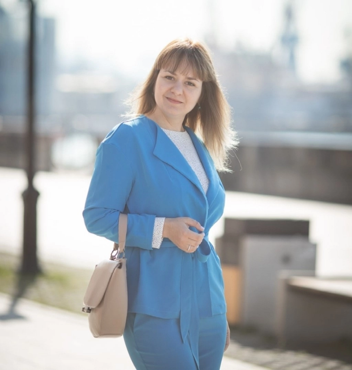 Привет, друзья🙌
Этот канал создан для всех, кому интересна тема подростковой профориентации.
Родителям и  ребятам, которые хотят сделать осознанный выбор будущей профессии | Сетка — социальная сеть от hh.ru