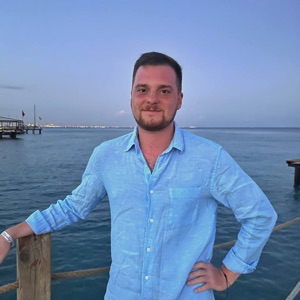 Артем Кобылкин | Сетка — социальная сеть от hh.ru