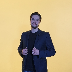 Карен Асатрян