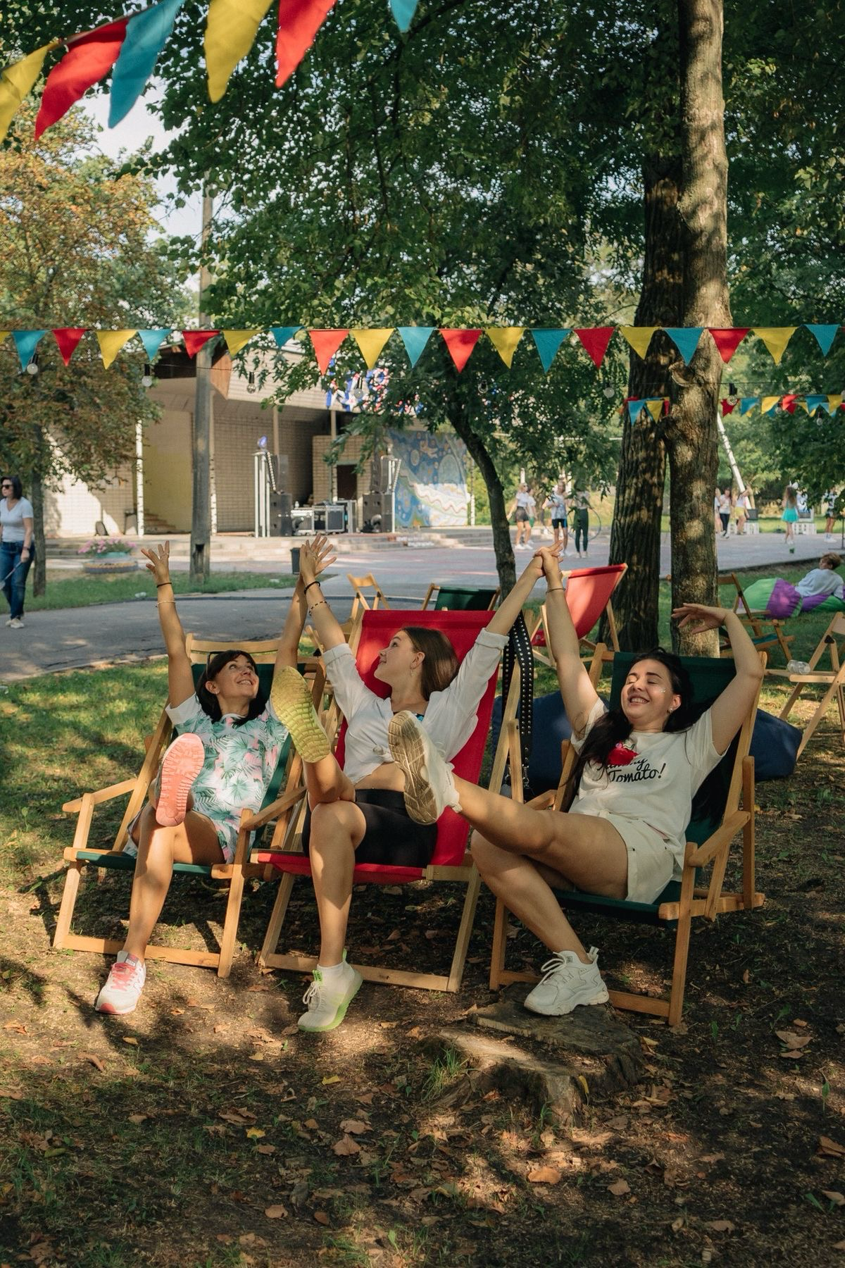 В летнем лагере для взрослых родительский день.
Забирайте упражнения по работы над темами:
Конфликтного поведения
Отношений с родителями
Финансового мышления
https://t.me/psyrasulovahelp/427 | Сетка — социальная сеть от hh.ru