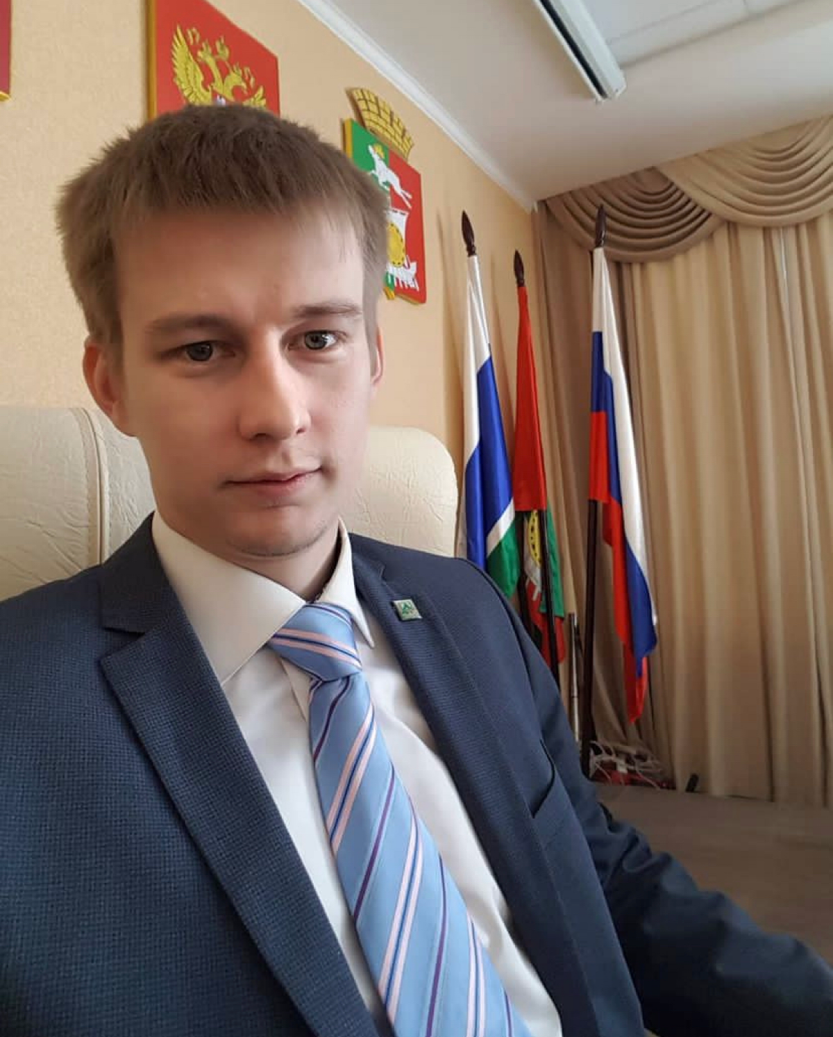 Всем привет, меня зовут Чепин Владислав. Я руководитель VIP - направления в страховой компании Согласие. Расскажу кратко о себе : родился в небольшом городе Тавда, Свердловская область | Сетка — социальная сеть от hh.ru