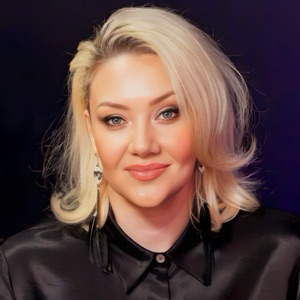 Лола Султанова