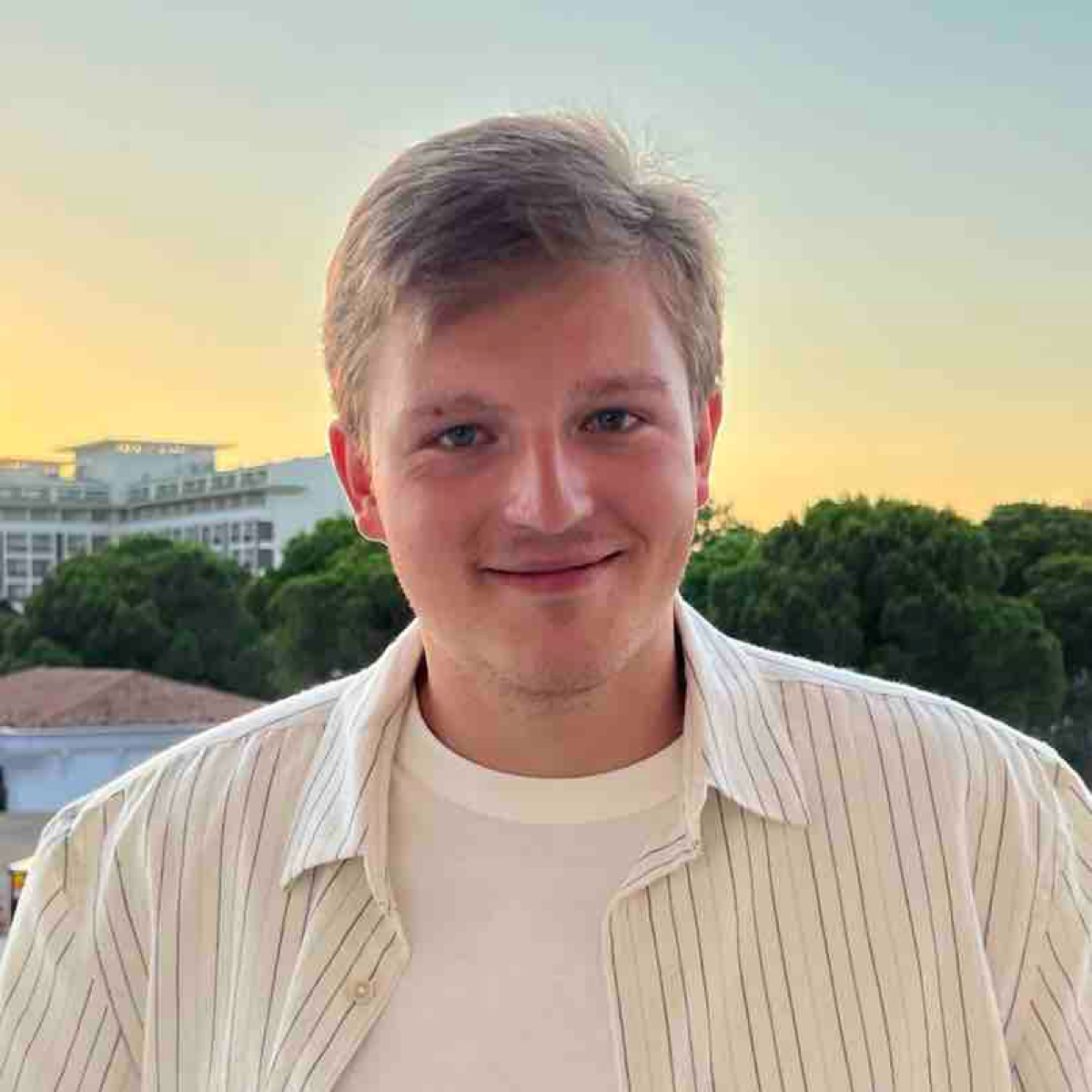 Артём Клементьев | Сетка — социальная сеть от hh.ru