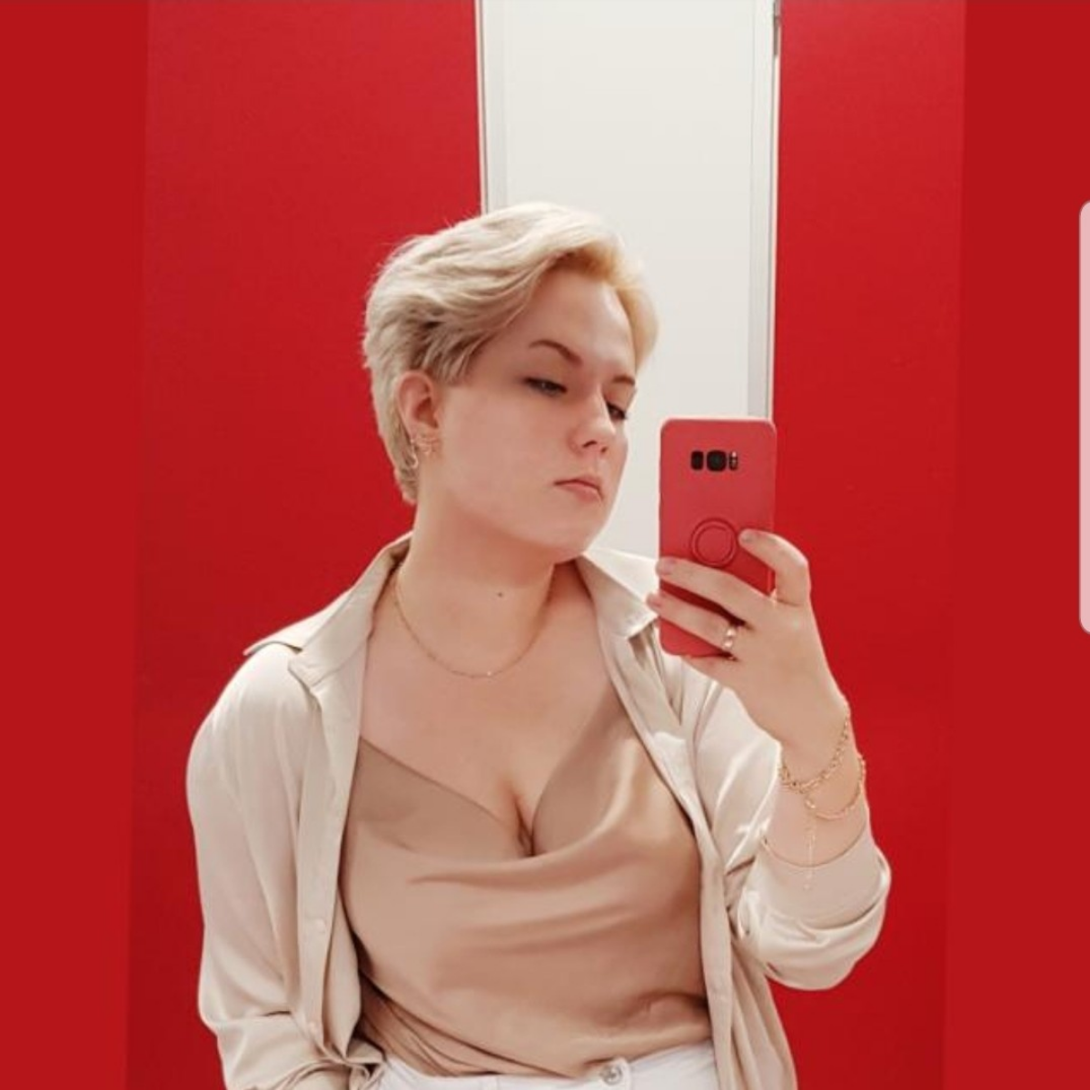 Александра Елистратова