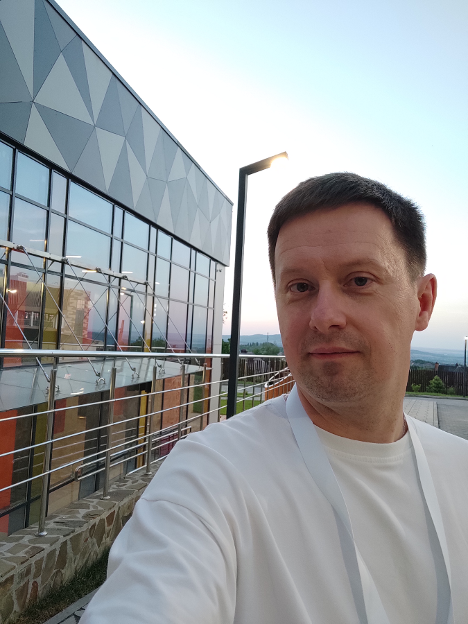 Прилетел в «Машук».
Ближайшие дни проведу в Пятигорске. Эта встреча в «Мастерской новых медиа» посвящена развитию сообщества | Сетка — социальная сеть от hh.ru