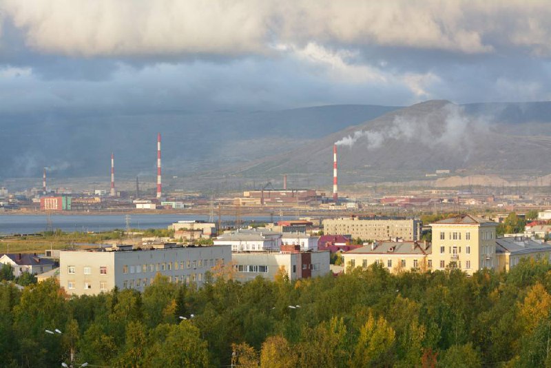 ❗️ «Норникель» для обхода санкций может перенести производство платины в Бахрейн: компания может выиграть, но для России это может привести к потерям
«Норникель» планирует выпускать платину в Бахрейне | Сетка — социальная сеть от hh.ru