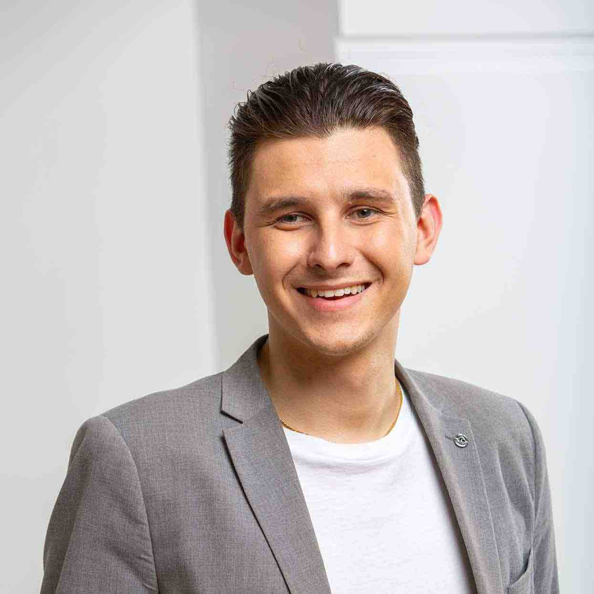 Илья Плясунов