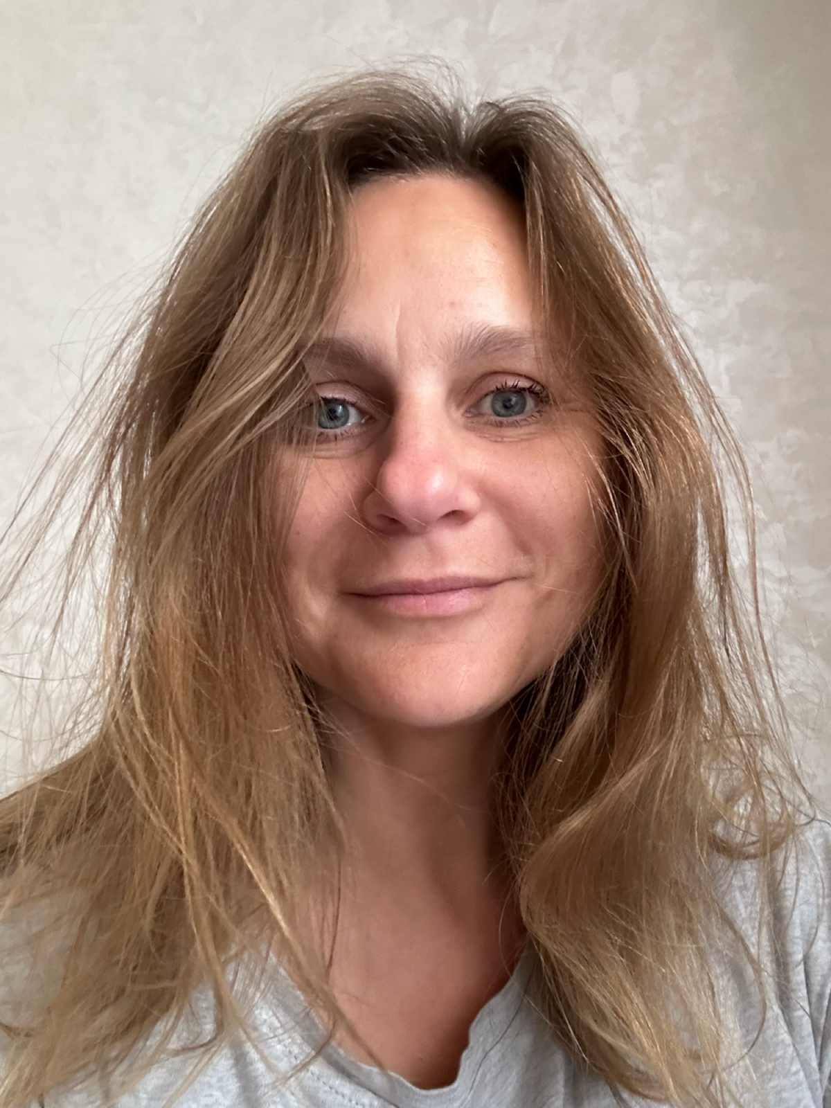 Сегодня в одном канале случайно наткнулась на текст. (https://t.me/proprobuzdenie/66). 
Текст прекрасный, как мне кажется. 
А главное, очень про то, о чем я думаю последние пару недель | Сетка — социальная сеть от hh.ru