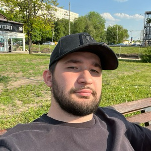 Лион Шомахов
