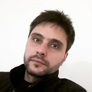 Максим Абави