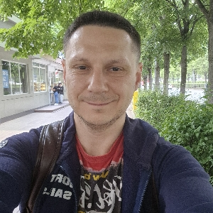 Роман Айзиков