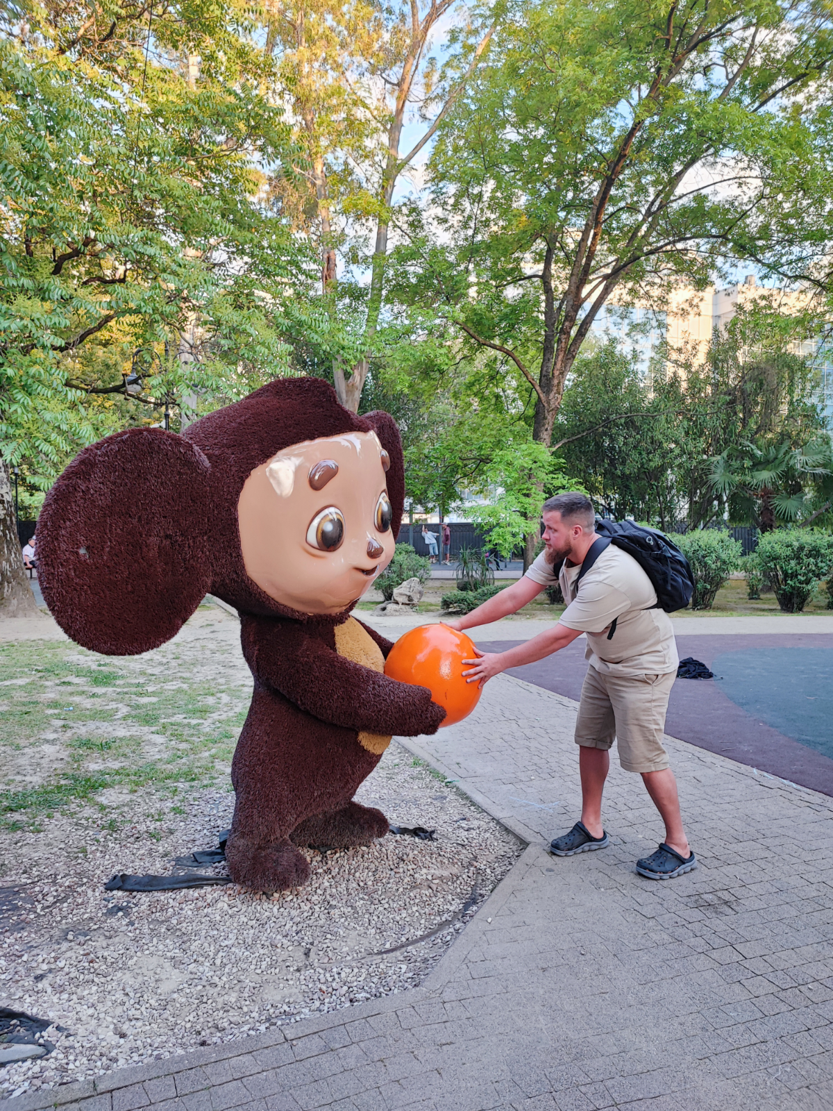 Давайте дружить 😎🤝🤩 и делиться друг с другом чём-то полезным 😊👍
К примеру, я могу поделиться с вами своей простотой и мнением на любую тему, а вы чем готовы поделиться тут?
#нетворкинг #взаимопомощь #... | Сетка — социальная сеть от hh.ru