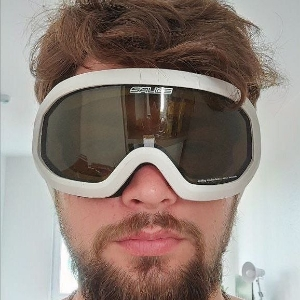 Дмитрий Маслов