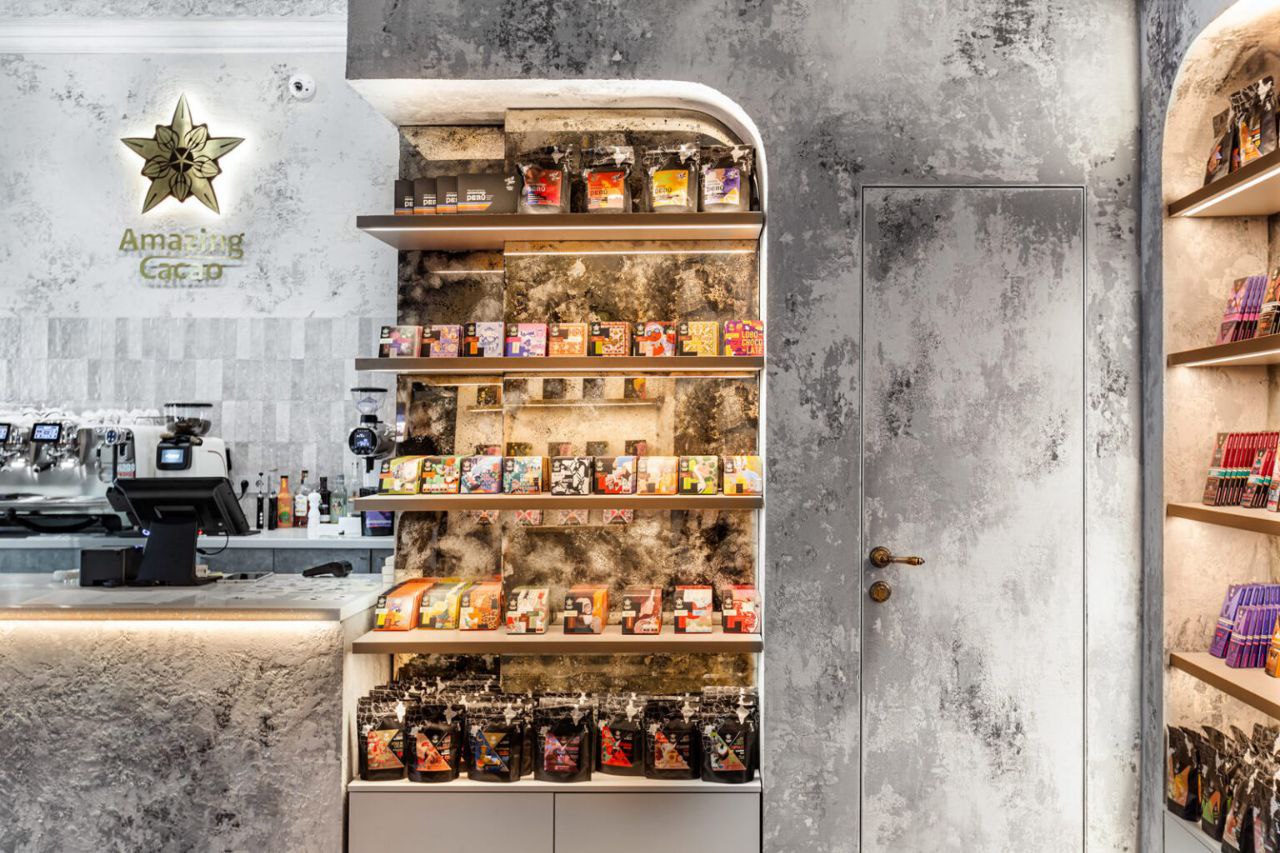Интерьер петербургского ресторана Theobroma начался, как ни удивительно, с чашки, которую заказчица принесла на встречу с архитектором Анжеликой Зоболевой | Сетка — социальная сеть от hh.ru
