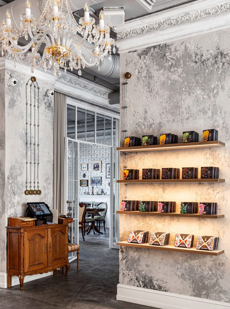 Интерьер петербургского ресторана Theobroma начался, как ни удивительно, с чашки, которую заказчица принесла на встречу с архитектором Анжеликой Зоболевой | Сетка — социальная сеть от hh.ru