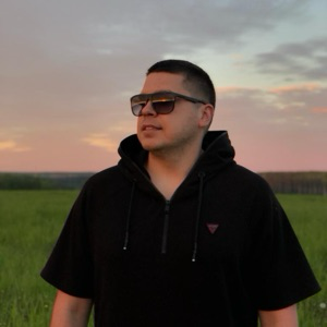 Денис Шиканов