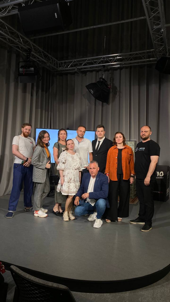 Друзья, присылаем вам фотографии со встречи!
В комментариях пришлём фотографии файлами | Сетка — социальная сеть от hh.ru