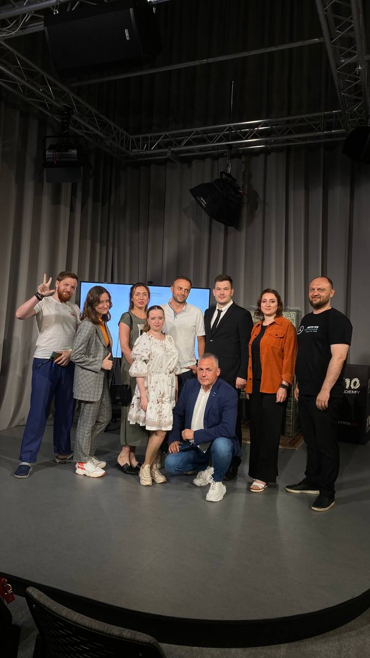 Друзья, присылаем вам фотографии со встречи!
В комментариях пришлём фотографии файлами | Сетка — социальная сеть от hh.ru