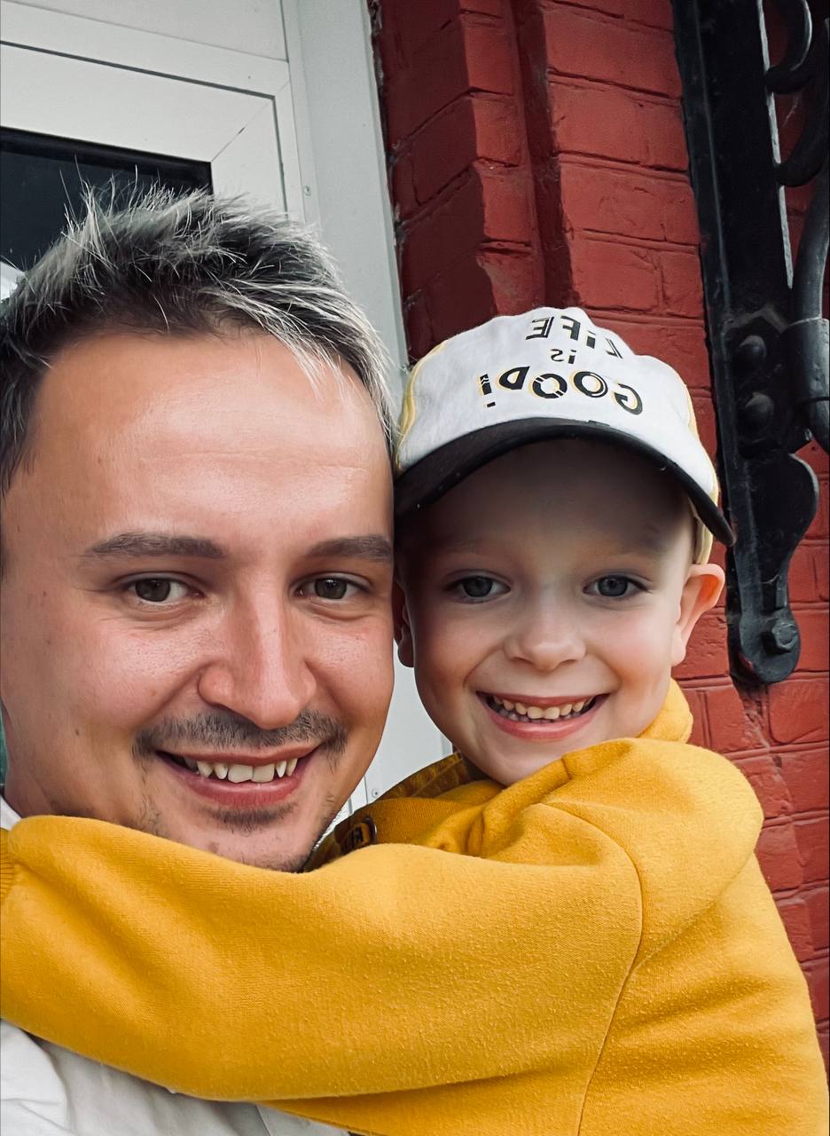 А следующий эфир во вторник сделаем про детей. 
Не внутренних, не надейтесь. Мы тут про реальность, факты и объективность. Про настоящих, живых и непредсказуемых | Сетка — социальная сеть от hh.ru