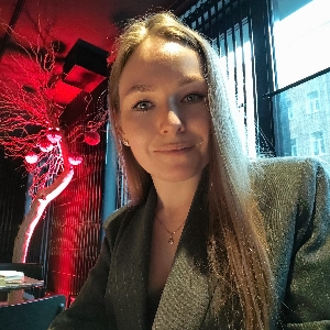 Алена Сугакова | Сетка — социальная сеть от hh.ru