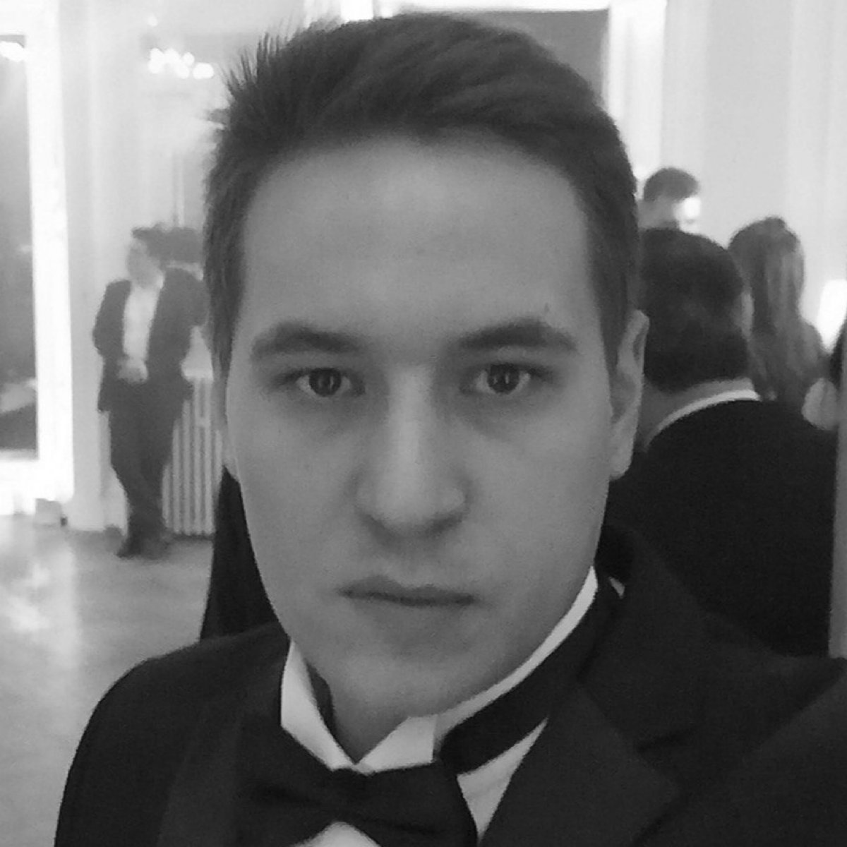 Илья Аронов