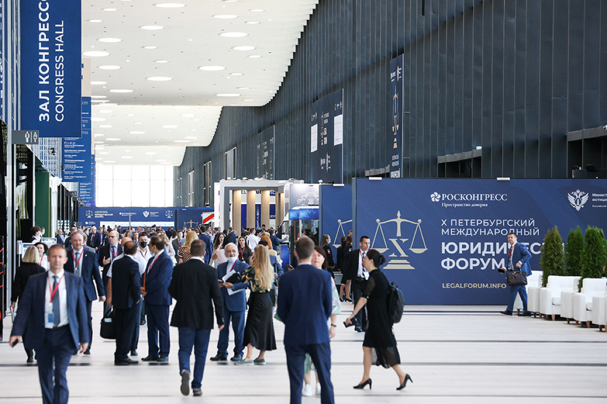 В Питере вслед за ПМЭФ стартовал ПМЮФ — https://legalforum.info
Всё чётко по алфавиту. С нетерпением ждём ПМЯФ 😻 | Сетка — социальная сеть от hh.ru