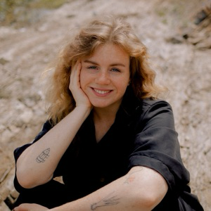 Эля Пелеева