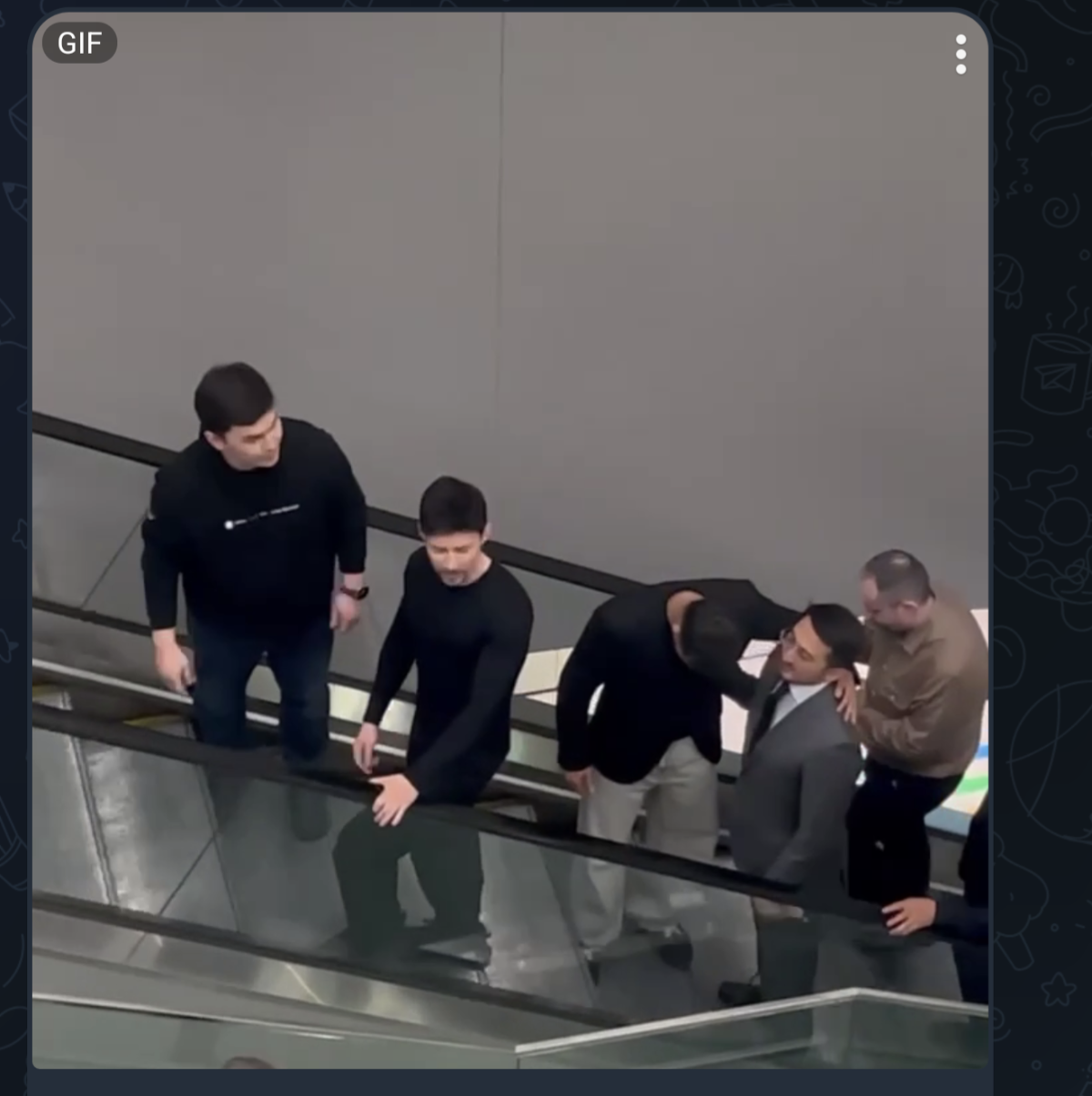 Приятно, что Павел Дуров принял приглашение и прибыл в Казахстан.
Подробностей пока не много | Сетка — социальная сеть от hh.ru