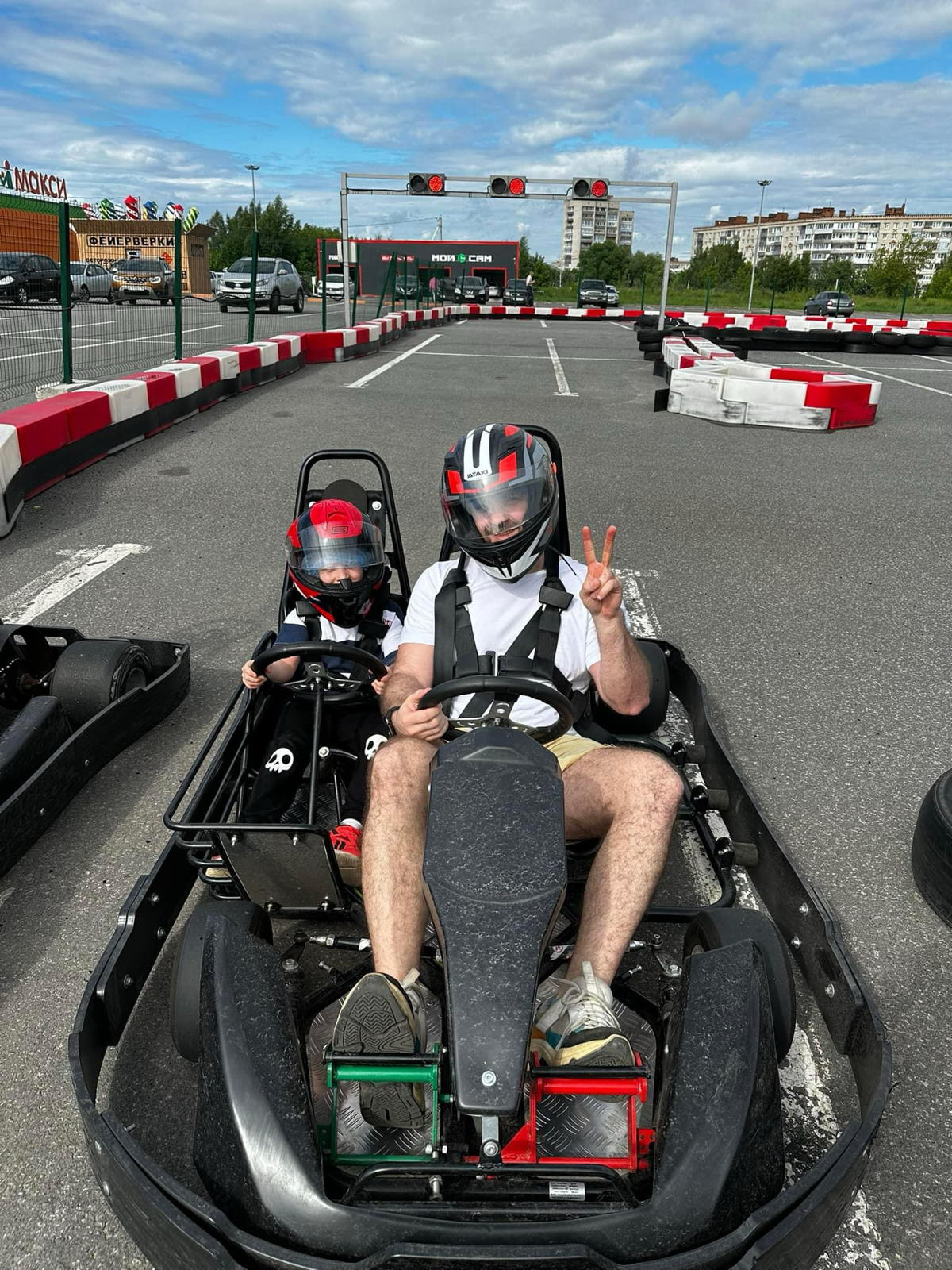 Операторы сливают наши данные?
Вчера позвонил в Москве в шиномонтажку | Сетка — социальная сеть от hh.ru