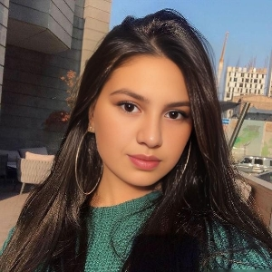 Анна Николаева