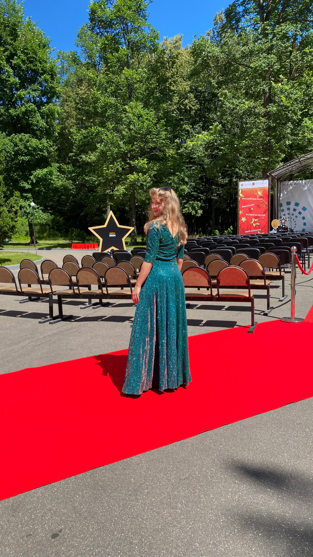 Теперь магистр 👩‍🎓
10 дней назад я защитила свою ВКР, а сегодня получаю диплом Социолога | Сетка — социальная сеть от hh.ru