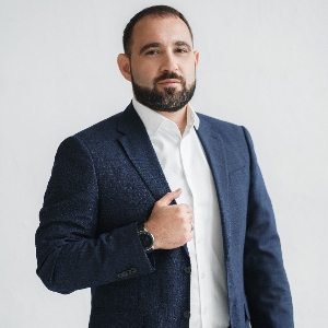 Андрей Мельник