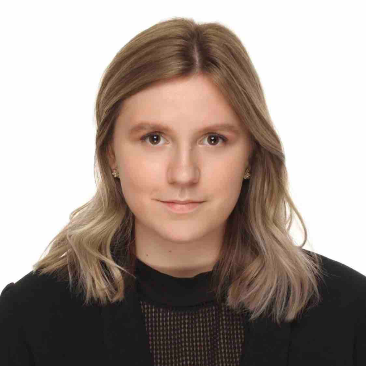 Алиса Смирнова | Сетка — социальная сеть от hh.ru