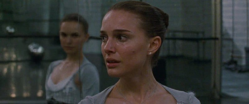 🍊Двойники 
Сегодня суббота, и это значит, что пришло время расслабиться и погрузиться в волшебный “синий экран”. Меня с детства тянуло к сюжетам о двойниках | Сетка — социальная сеть от hh.ru