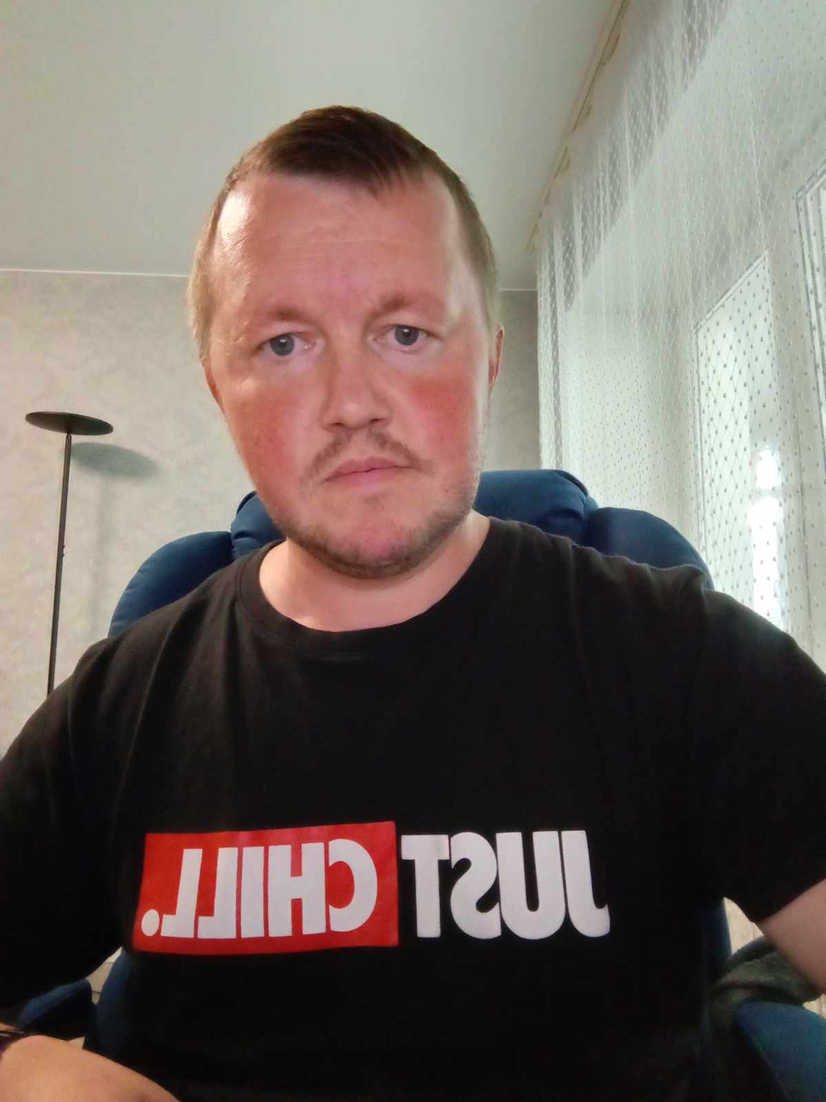 Всем хай. Я Дмитрий. Работаю на госпредприятии простым рабочим, но душа рвётся в интернет. Я развиваю паблик в вк и канал в телеге (90 тыс и 2,5 тыс соответственно) | Сетка — социальная сеть от hh.ru