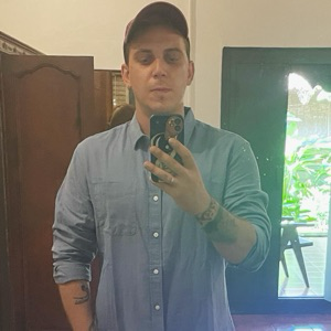 Артём Ельников