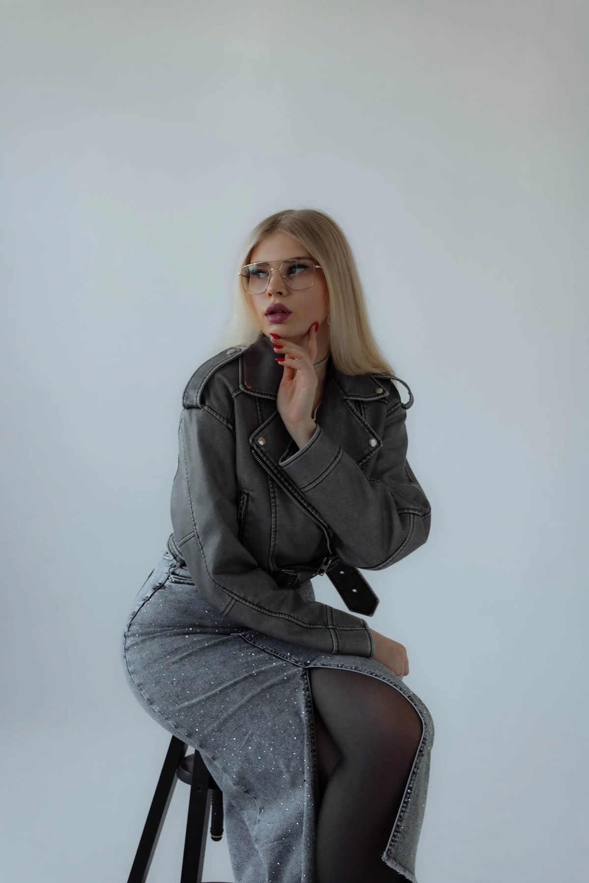 Я выше спрашивала о том, «Какой самый несуразный вопрос вам задавали на собесе?»
Но у меня есть буквально недавняя история про «несуразного кандидата». HRы и собственники меня поймут | Сетка — социальная сеть от hh.ru