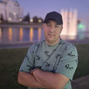 Кирилл Новиков