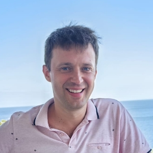 Павел Макаров